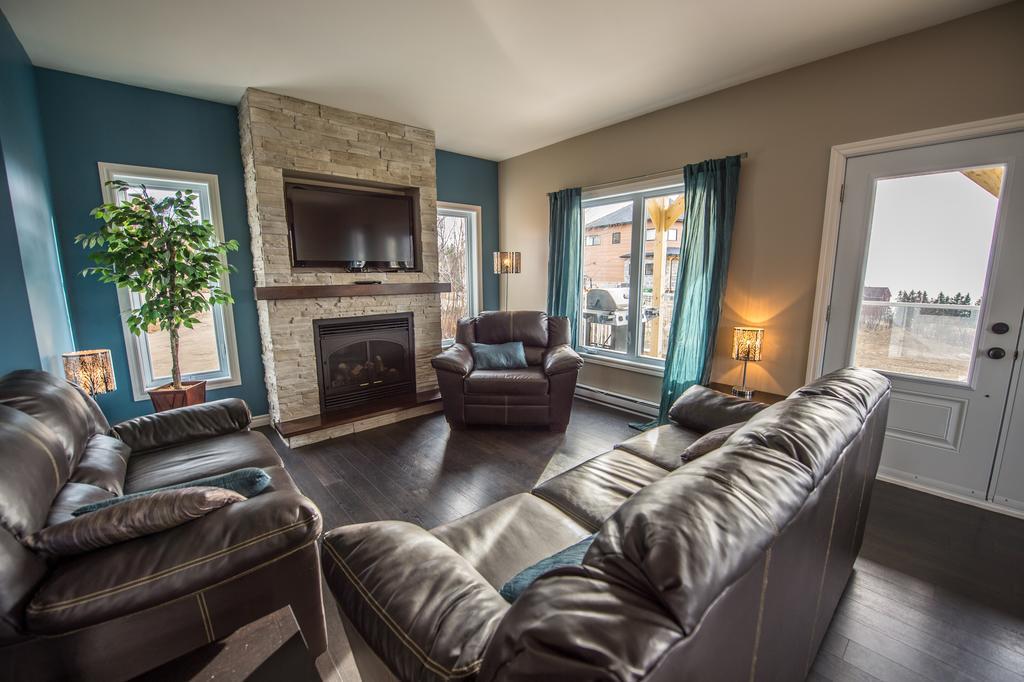 Les Chalets Huppes Du Massif Petite-Riviere-Saint-Francois Room photo