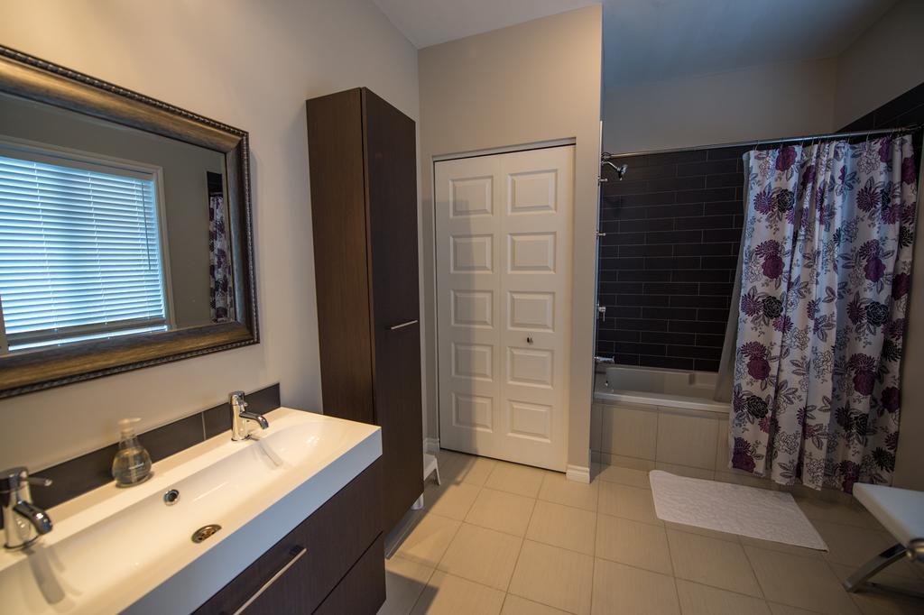 Les Chalets Huppes Du Massif Petite-Riviere-Saint-Francois Room photo